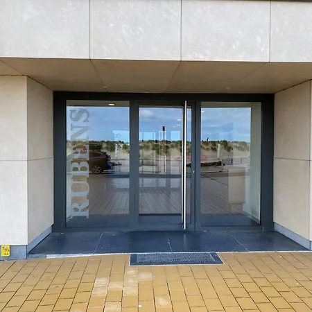 In With Sea Views Apartment *