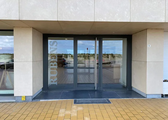 In With Sea Views Apartment *